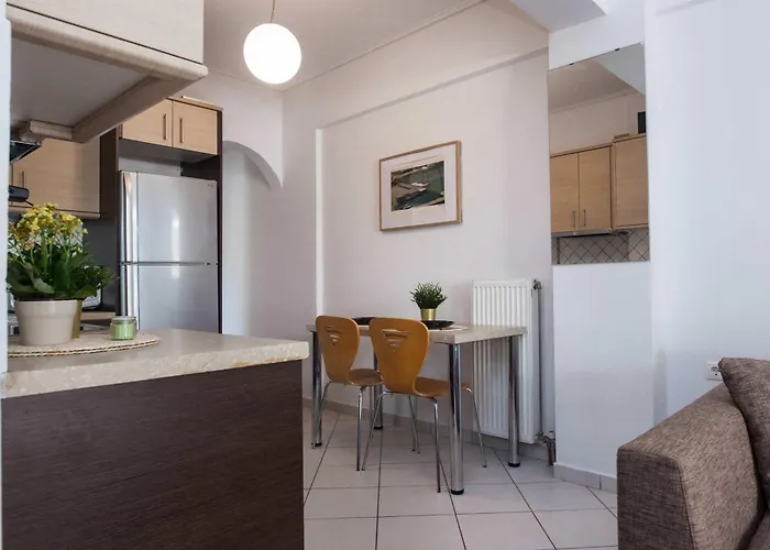 Bright 1 Bd Apt In Ampelokipoi With Balcony