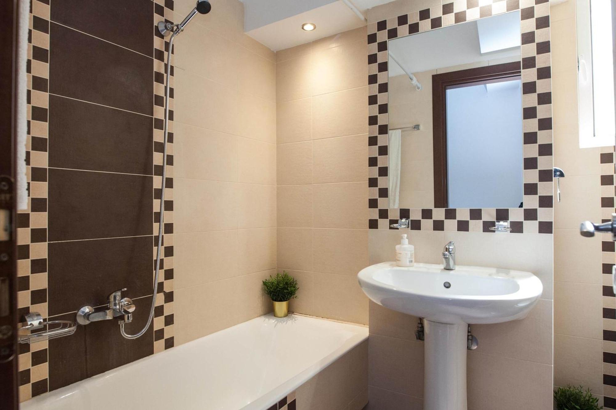 Apartment Bright 1 Bd In Ampelokipoi With Balcony *